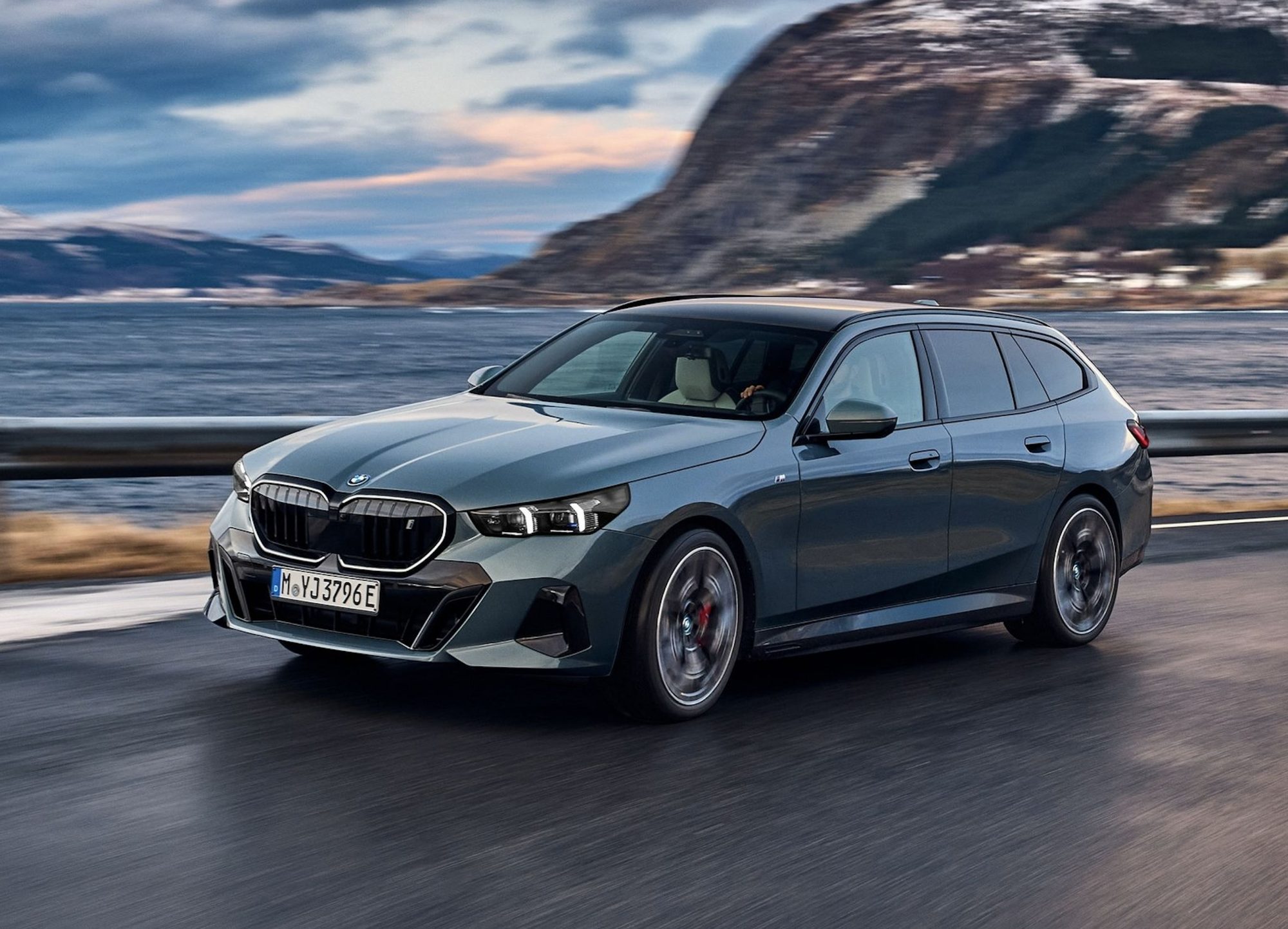 2024 BMW i5 touring estate EV