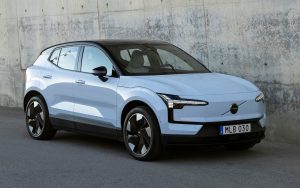 2025 Volvo XC30 Standard Range